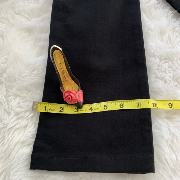 NYDJ black SAMANTHA 98% cotton slim size 4 NWT with subtle beading on po… - Picture 13 of 13